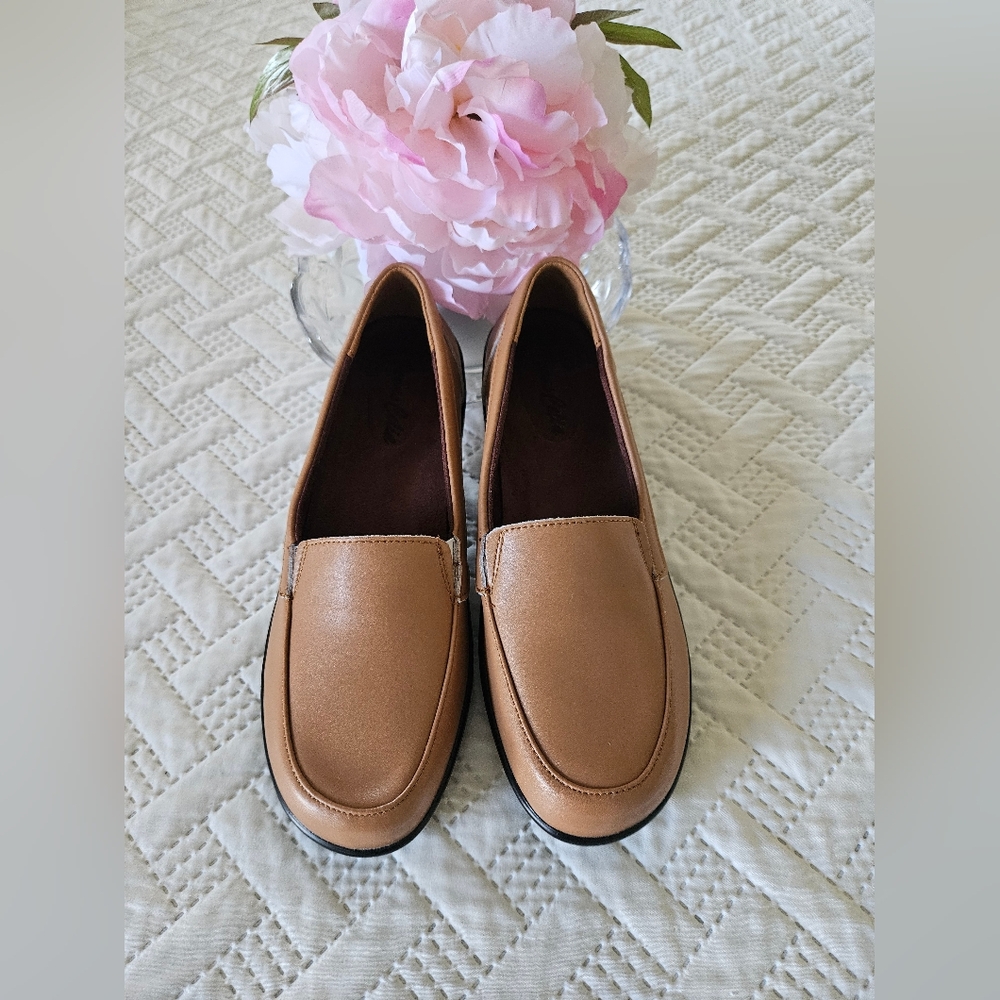VenusCelia New Women's Tan Cream Comfort Walking Slip-On Shoes Size 40